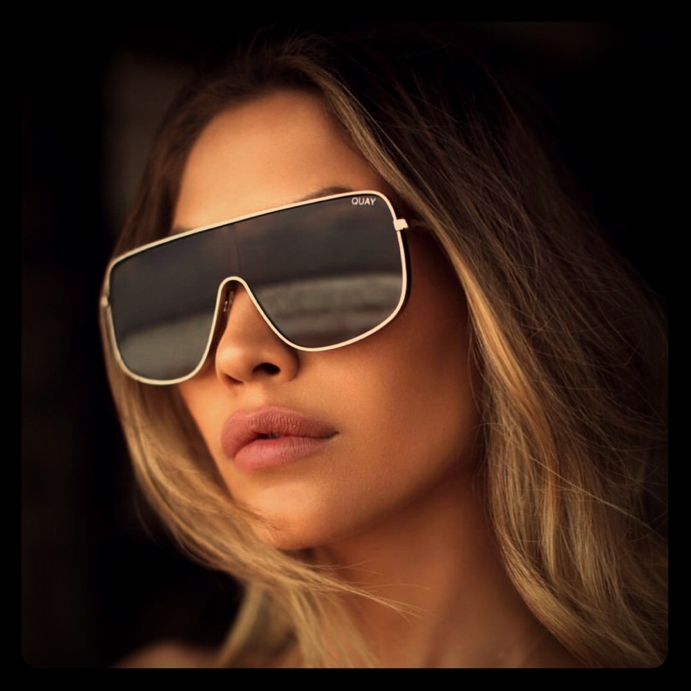 Quay “Unbothered” Shield Sunglasses Kylie Edition